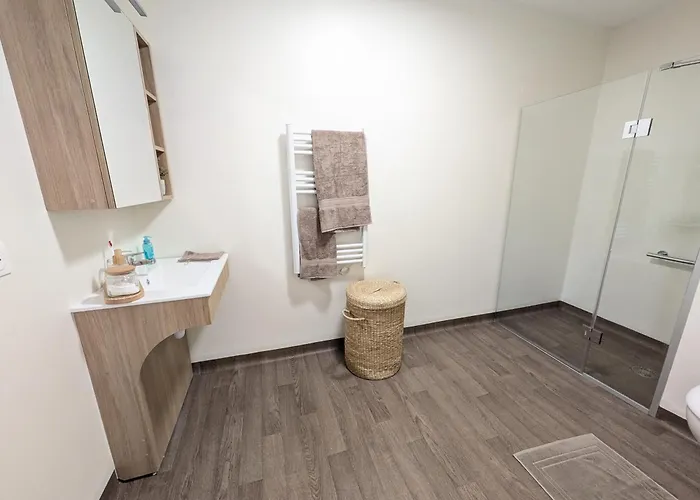 Aparthotel De Proche De Chelles (Seine-et-Marne)